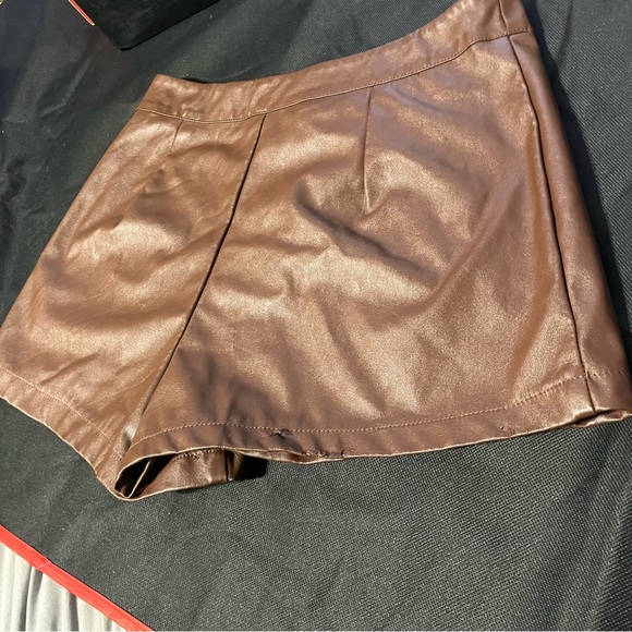 SHEIN Chocolate Brown PU Leather Shorts Size Small - Picture 6 of 7